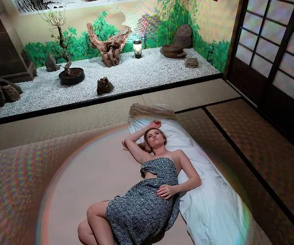 Oroom Japan - Role Play For Couples In Pensionat