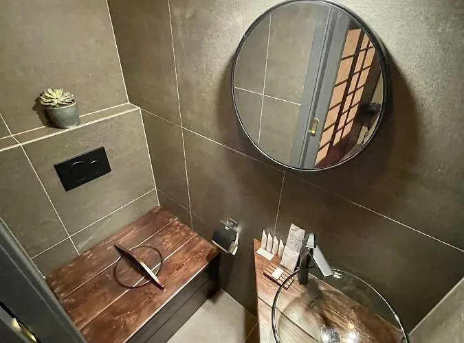 Pensionat Oroom Japan - Role Play For Couples In 4*